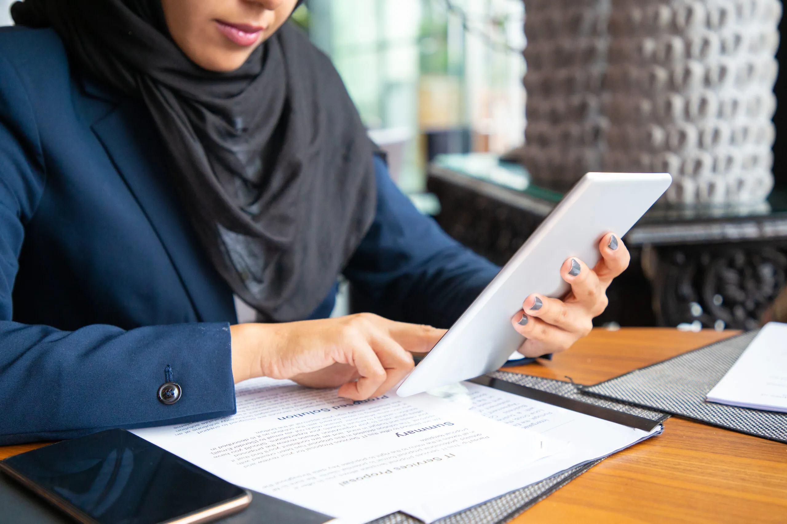 minimum-wage-6000-for-emirati-scaled